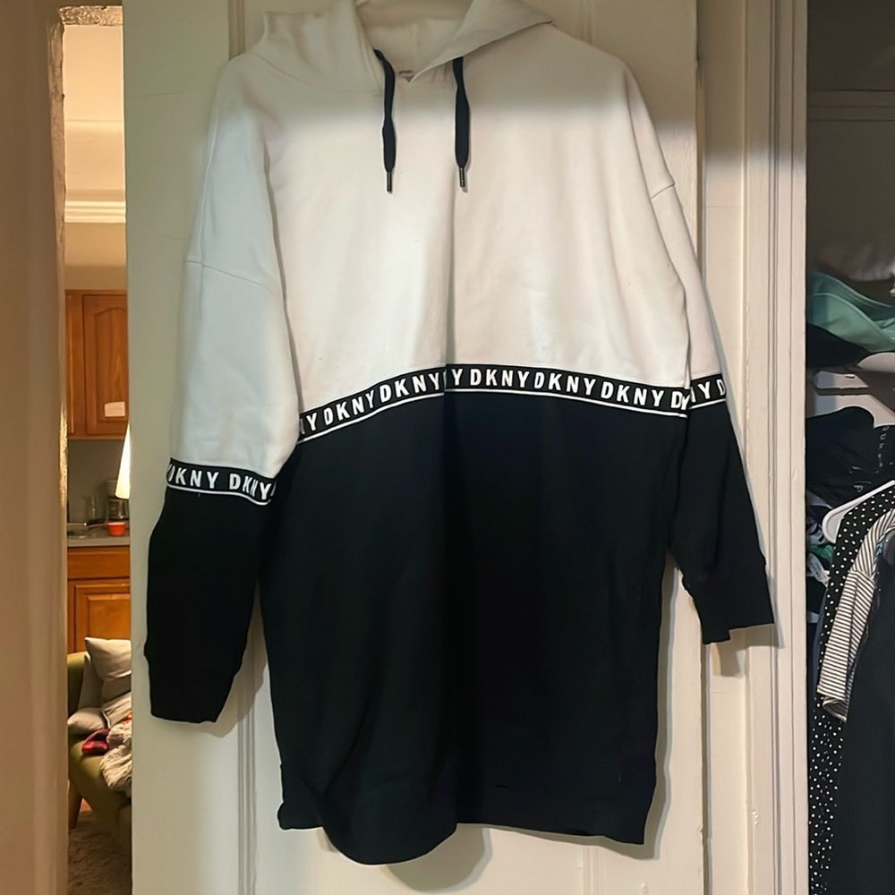 DKNY Sweatshirt size XL
